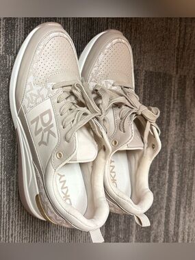 Dkny Cream/Tan Platform Lace-Up Sneakers